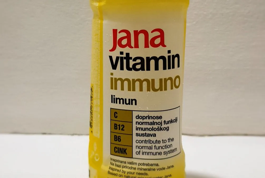 Voda JANA (negazirana) vitamin immuno limun 0,5 l (PET)