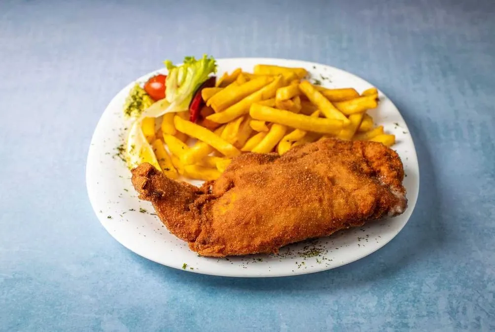 Cordon bleu s polama krumpira i desert